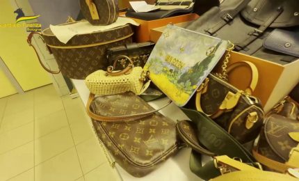 Evasione fiscale, GdF di Bologna sequestra 2 mln a imprenditori cinesi
