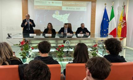 Corecom Sicilia consegna patentini digitali a 19 studenti di Siracusa