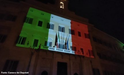 Montecitorio illuminato per la giornata dell'Unit&agrave; Nazionale