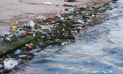 Plastica in Mare, migliaia di rifiuti sui fondali del Mar Mediterraneo