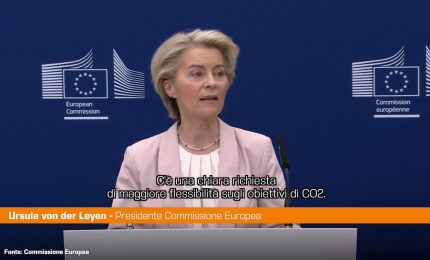 Automotive, Von der Leyen "Tre anni per adeguarsi ai target CO2"