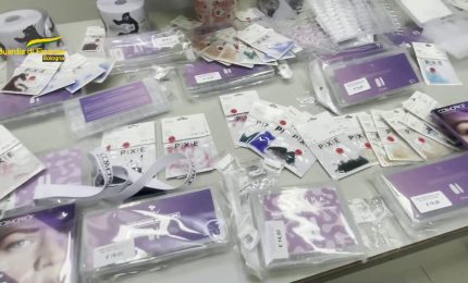 A Bologna sequestrati 150 mila prodotti, trovati 21 lavoratori in nero