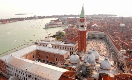 Turismo, l'Italia supera la Francia