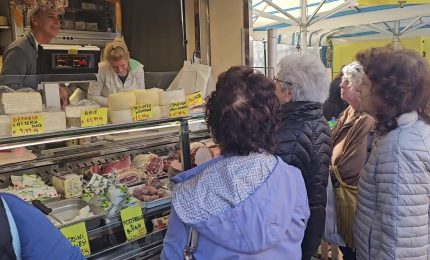 Consumi, mai cos&igrave; in basso da 10 mesi