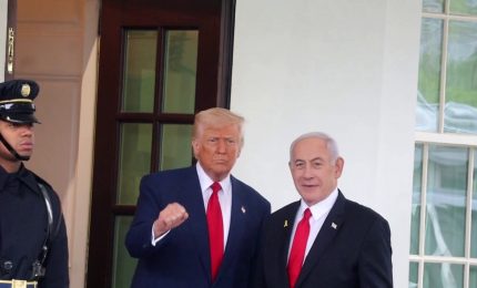 Netanyahu arriva alla Casa Bianca per l'incontro con Trump