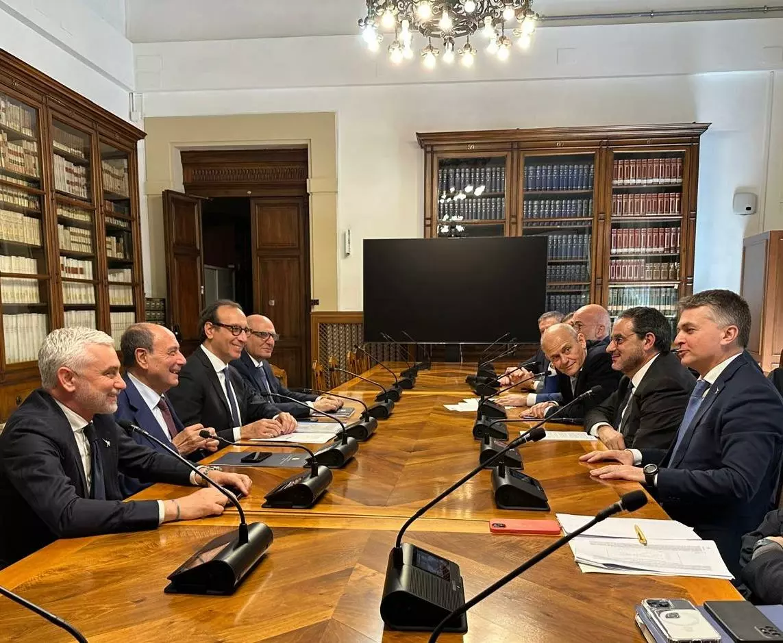 Scongiurato l&rsquo;aumento delle tariffe sui collegamenti tra la Sicilia e le isole minori