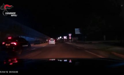 Napoli, in contromano sulla superstrada. L'inseguimento e l'arresto