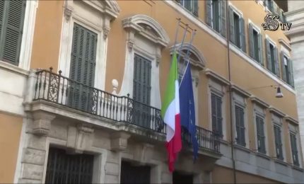 Papa Francesco, in Senato bandiere a mezz'asta in segno di lutto