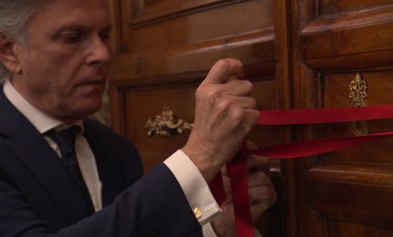 Le immagini dell'apposizione dei sigilli nell'appartamento papale