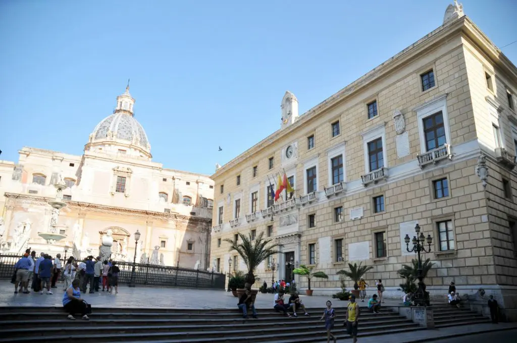 Comune di Palermo revoca vecchio bando sulla pubblicit&agrave;, ok a nuove gare