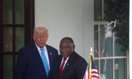 Trump accoglie il presidente del Sudafrica Ramaphosa alla Casa Bianca
