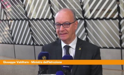 Valditara "Proposta su divieto cellulari in classe ben accolta da Ue"