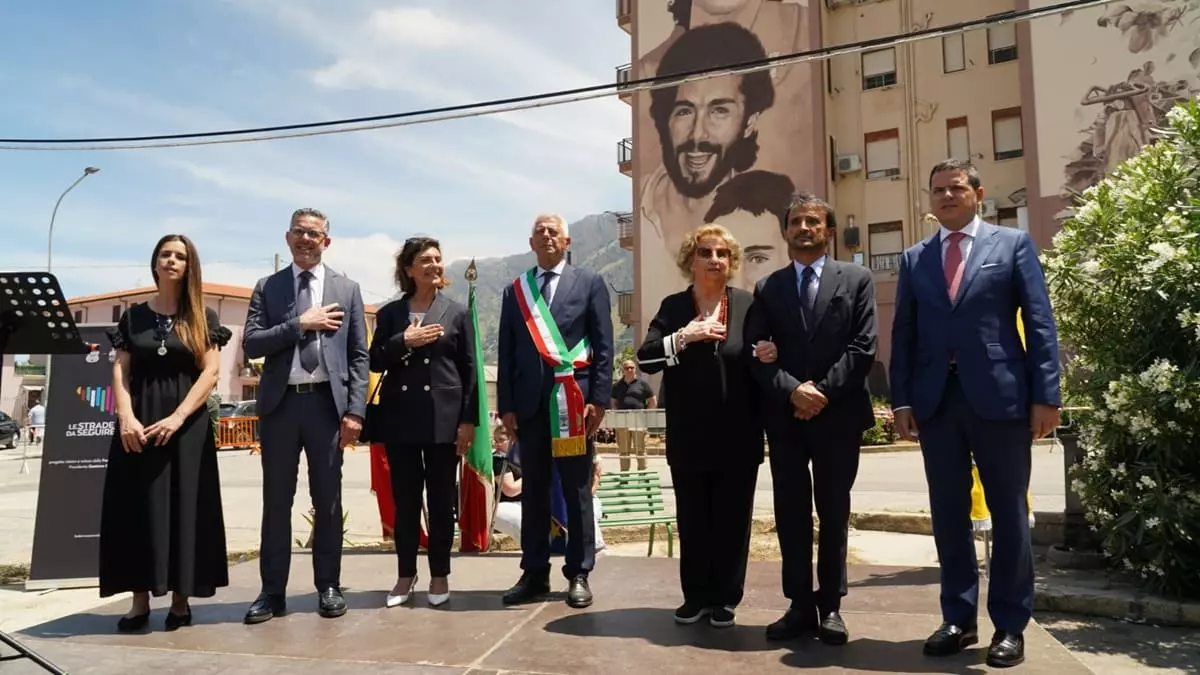 A Capaci inaugurato un murale per omaggiare gli &ldquo;angeli&rdquo; di Falcone
