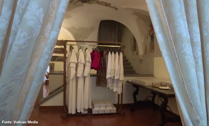 La Stanza delle Lacrime, dove avverr&agrave; la vestizione del nuovo Papa