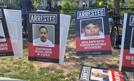 Alla Casa Bianca le foto segnaletiche degli immigrati irregolari