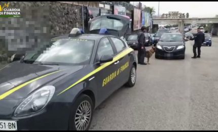Napoli, 47enne arrestato per violenza e lesioni dopo un inseguimento