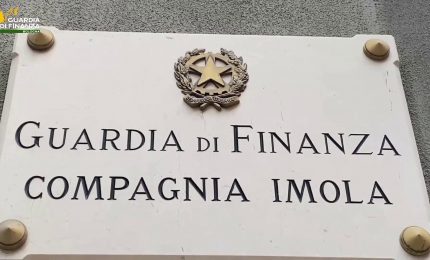 A Imola scoperto tatuatore abusivo sconosciuto al fisco