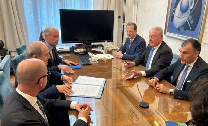 Firmato il contratto di sviluppo per il nuovo impianto STM a Catania