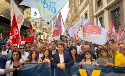 Conte guida a Palermo corteo sulla sanit&agrave; &ldquo;Stop a sprechi e malaffare in Sicilia&rdquo;