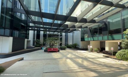 Amazon al fianco dei giovani tra i 18 e i 22 anni, Prime costa la met&agrave;