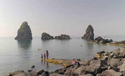 Il mare di Aci Castello liberato dalle reti fantasma