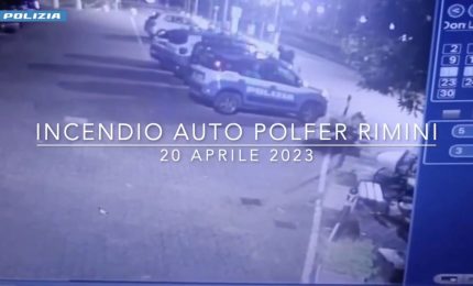 Incendio di due auto della Polfer di Rimini, perquisiti 15 anarchici