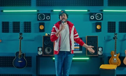 Differenziata, uno spot spiega come smaltire le bottiglie in plastica