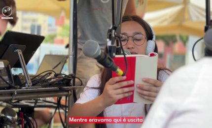 Stop ai cellulari alle superiori, cosa ne pensano gli adolescenti?