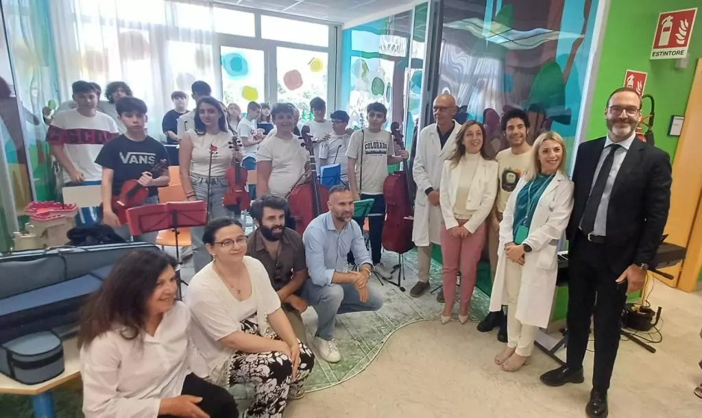L&rsquo;Istituto Cruillas a Villa Sofia, i musicisti suonano per i piccoli ricoverati