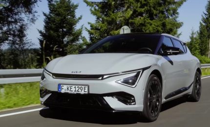 KIA, arriva la nuova EV6. Elettrica con stile