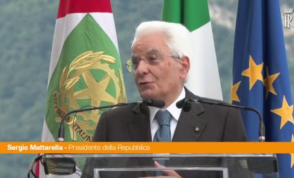 Mattarella "Con guerre ritornano ombre di periodi oscuri del passato"