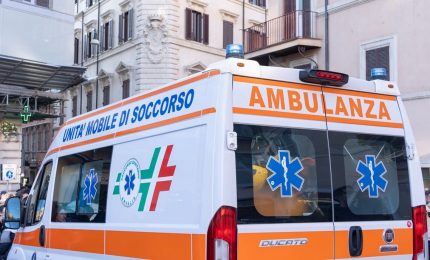 Scontro tra uno scuolabus e un&rsquo;auto a Palermo, feriti 8 bambini
