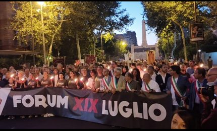 Strage via d&rsquo;Amelio, a Palermo la fiaccolata in memoria di Paolo Borsellino