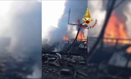 A Roma esplode un distributore di carburante, almeno dieci i feriti