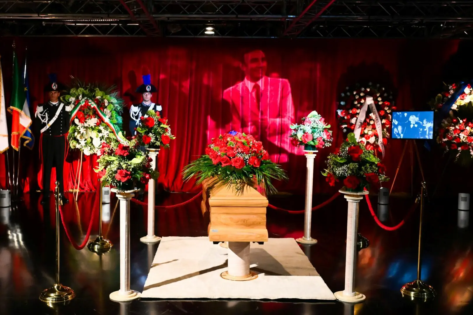 Militello in Val di Catania si prepara a dare l&rsquo;ultimo saluto a Pippo Baudo