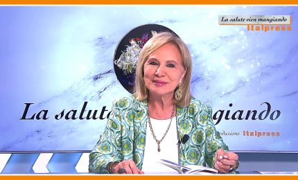 La Salute Vien Mangiando - Le fragole, un grande aiuto in estate