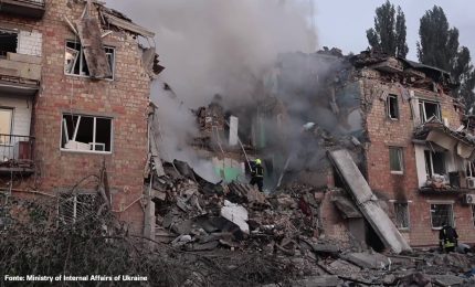 Attacco russo su Kiev nella notte, 15 i morti e decine di feriti