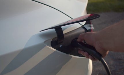 Le auto elettriche non piacciono agli italiani
