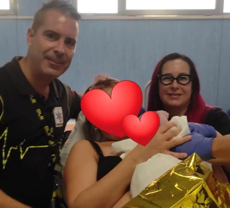 Nel palermitano una donna partorisce in ambulanza grazie ai soccorritori del 118