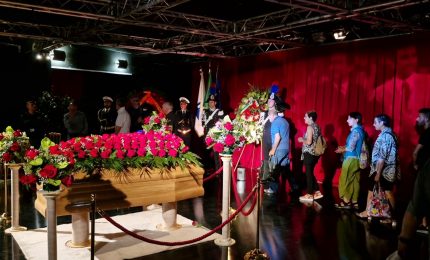 L'ultimo saluto a Pippo Baudo, camera ardente al Teatro delle Vittorie