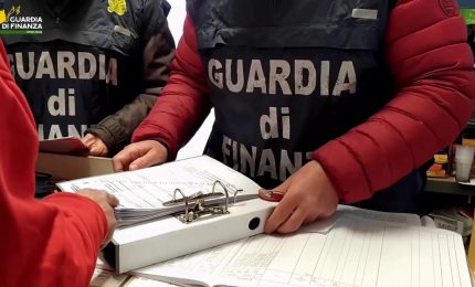 Perugia, scoperti 100 lavoratori irregolari e violazione 40% scontrini