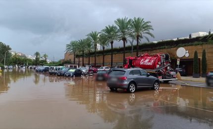 Maltempo, un nubifragio trasforma le strade di Ibiza in fiumi di fango