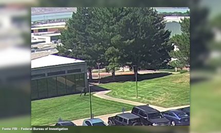 Omicidio Kirk, la fuga del presunto killer in un video dell'FBI