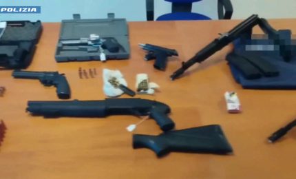 Arrestato un latitante nel siracusano, aveva arsenale in un covo