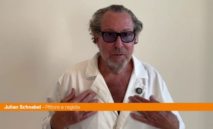 In the Hand of Dante, Schnabel tra eterno presente e arte immortale