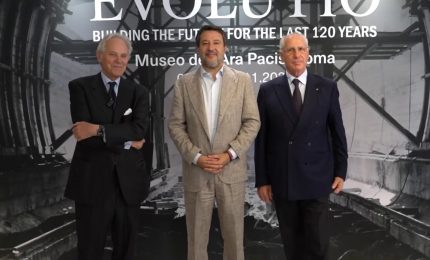Salvini visita la mostra "Evolutio" di Webuild all'Ara Pacis di Roma