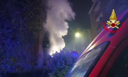 Fiamme in un condominio nel Milanese, tre morti