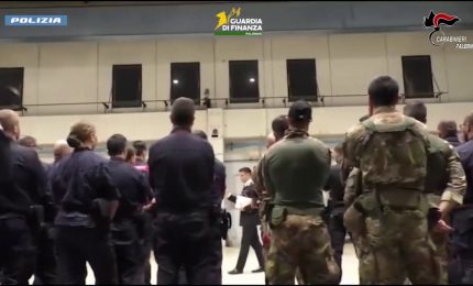 Palermo, le forze dell'ordine continuano il presidio dello Zen