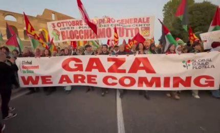 5mila manifestanti al Colosseo contro l'abbordaggio della Flotilla