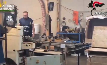 Contrabbando, sequestrati nel Torinese 7 siti di produzione sigarette